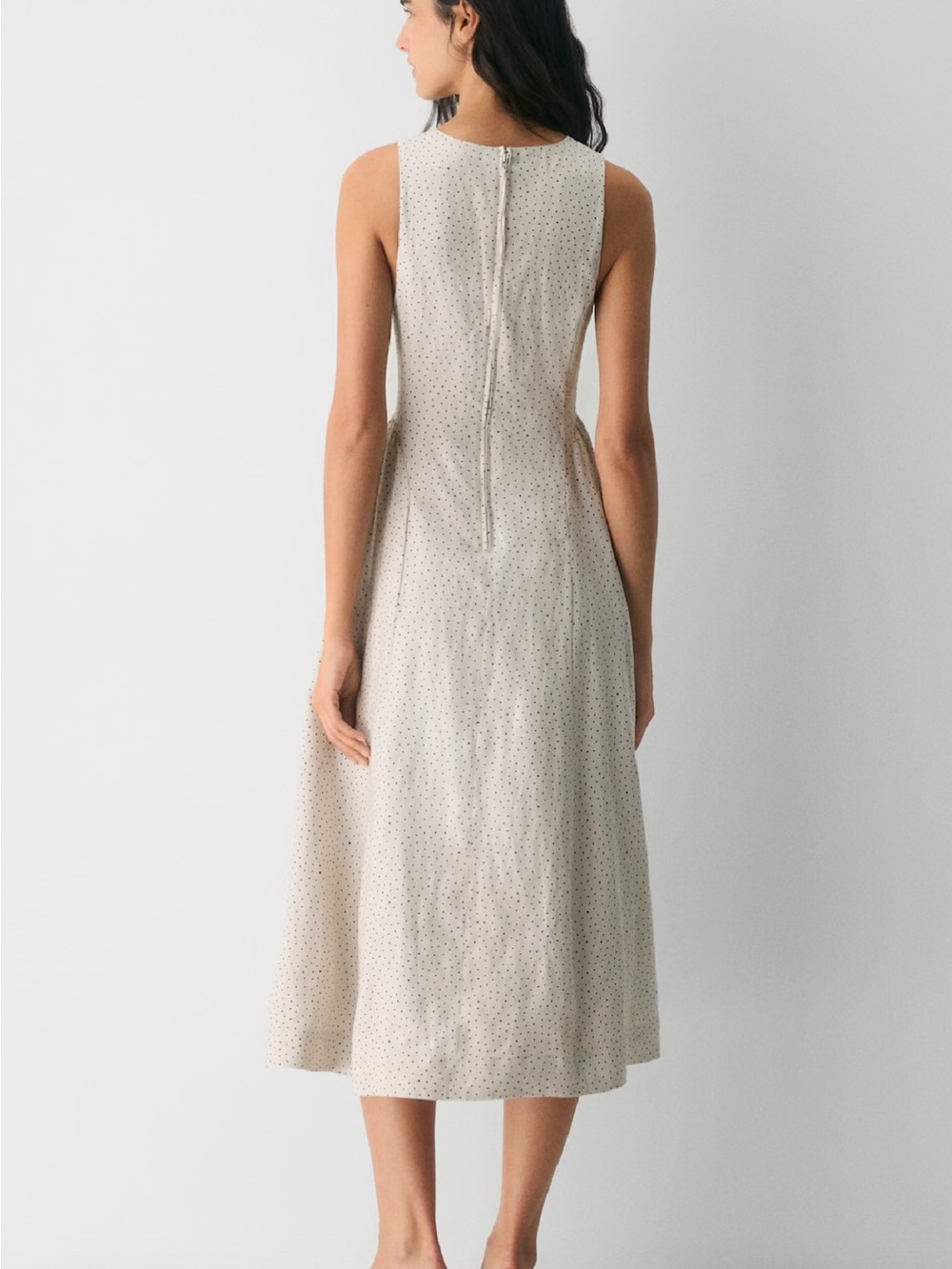 Aritzia Sleeveless Keyhole Midi Dress in Light Beige Dot - Picture 2 of 8
